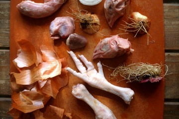 Make Your Own Chicken Bone Broth – From Basic To Adventurous